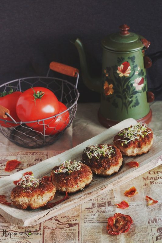 Kotlety mielone z suszonymi pomidorami, fotograf kulinarny śląsk